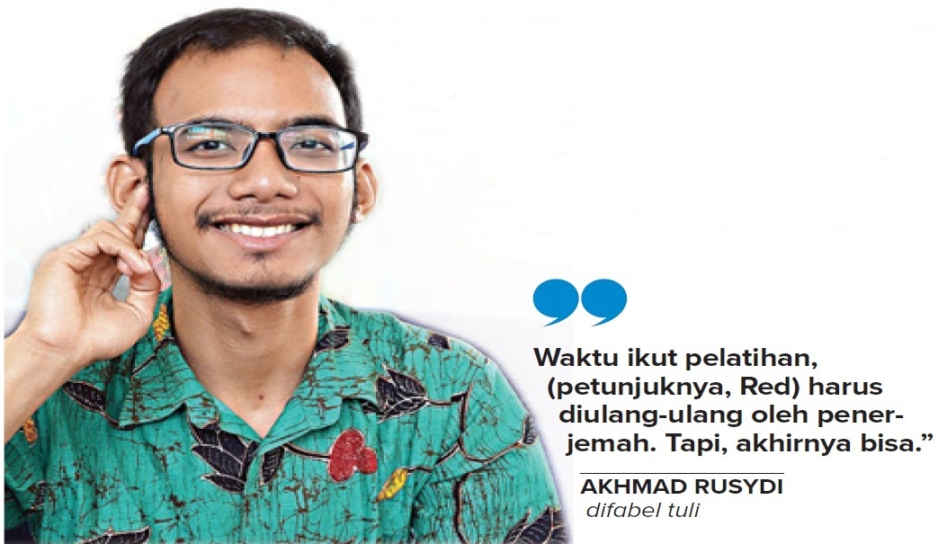 Sosok Ibu Membawa Pelita Keteguhan